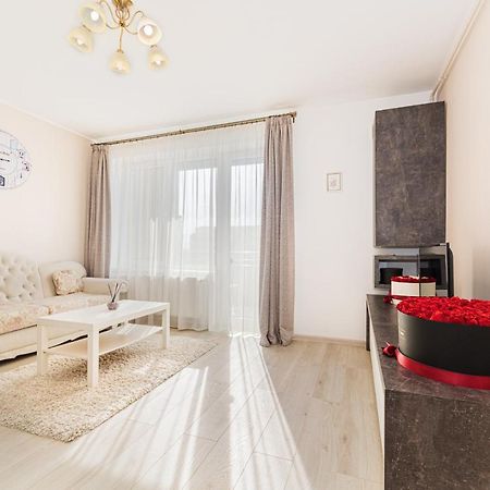 Apartament Belles Roses Brasov Apartman Kültér fotó