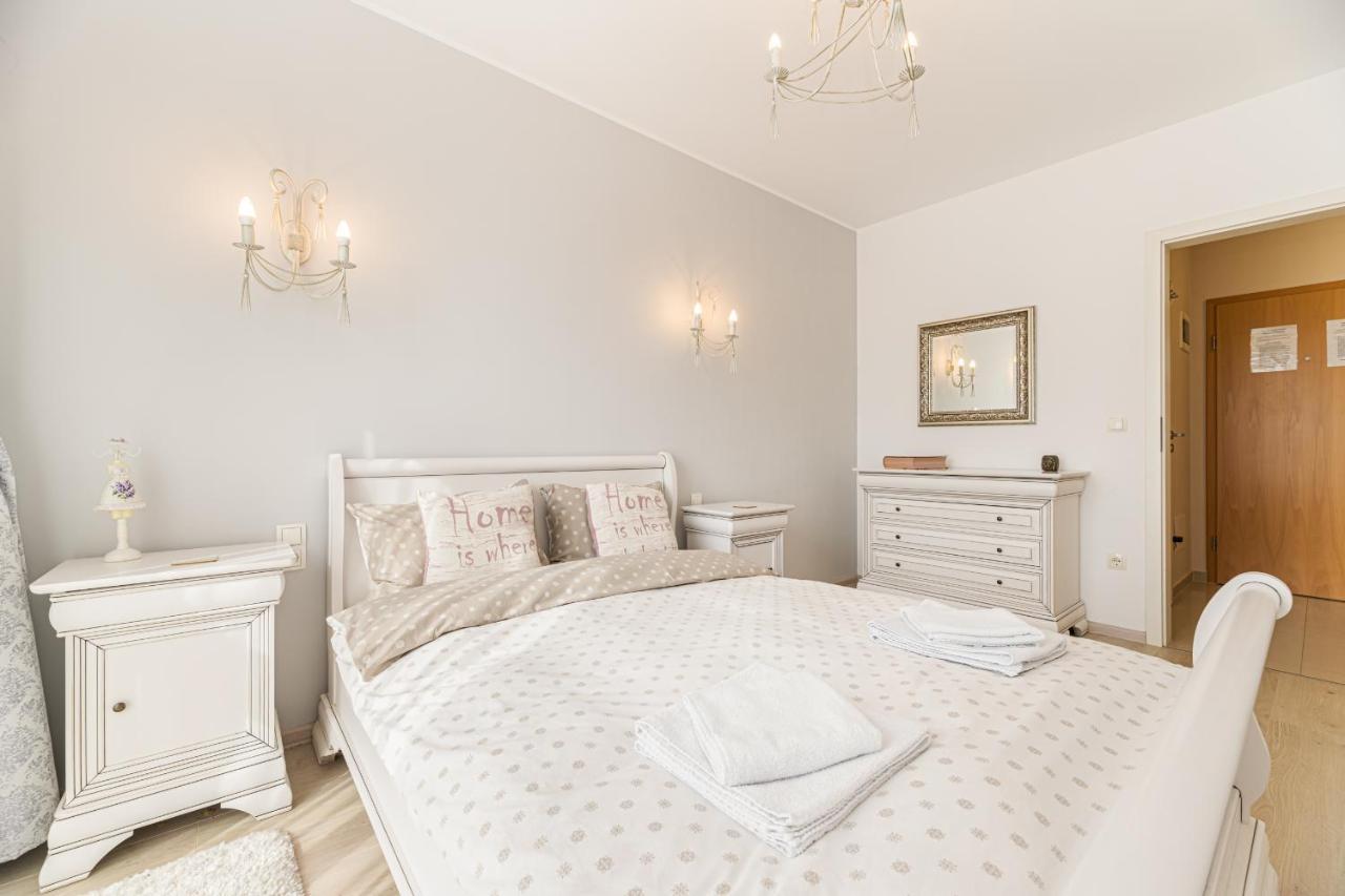 Apartament Belles Roses Brasov Apartman Kültér fotó