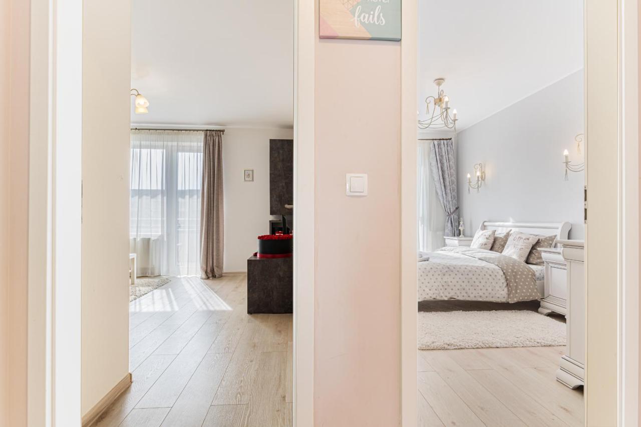 Apartament Belles Roses Brasov Apartman Kültér fotó