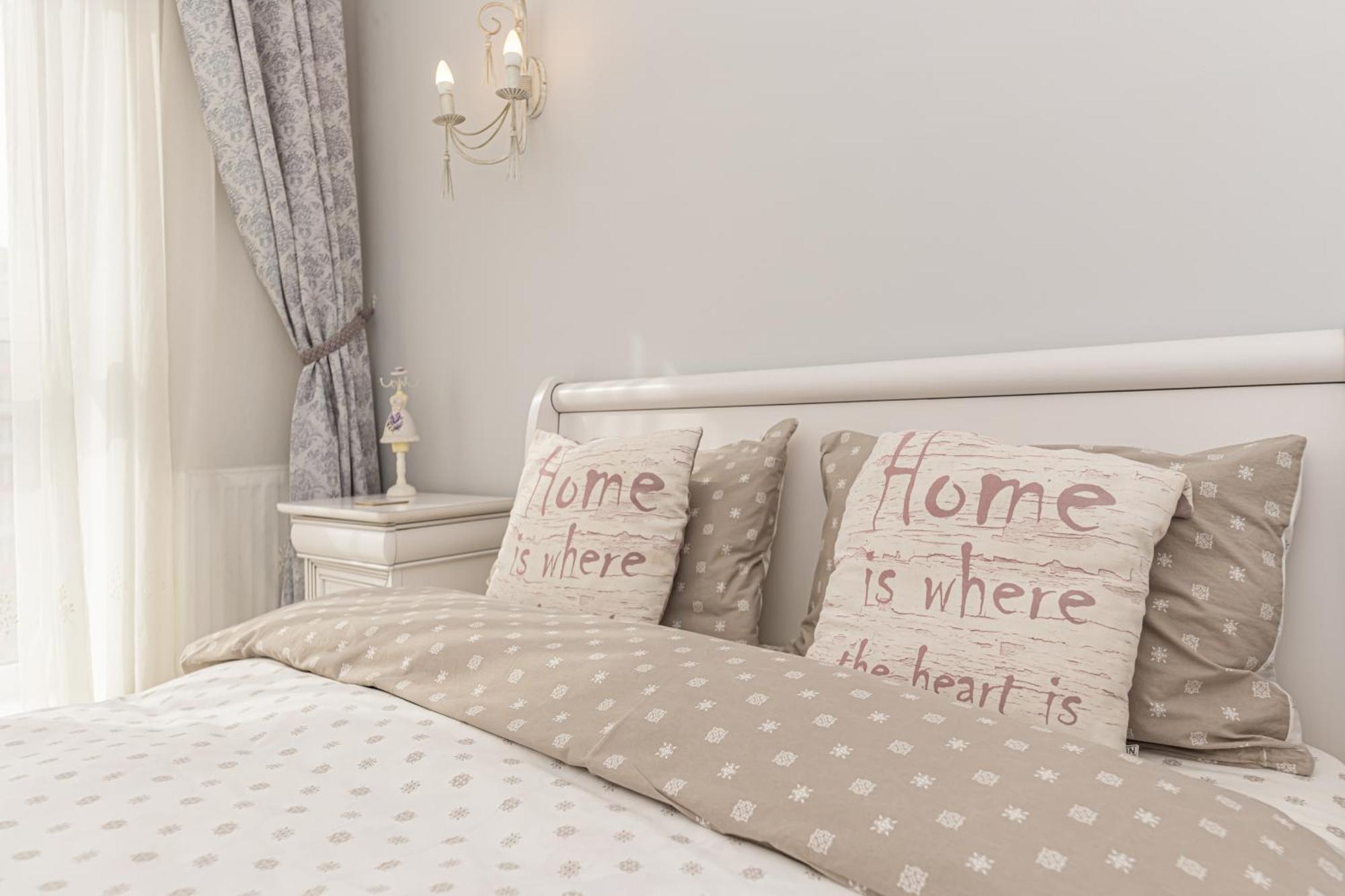 Apartament Belles Roses Brasov Apartman Kültér fotó